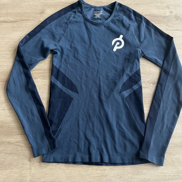 Peloton Seamless Blue Long Sleeve Crewneck SZ M - Picture 3 of 9